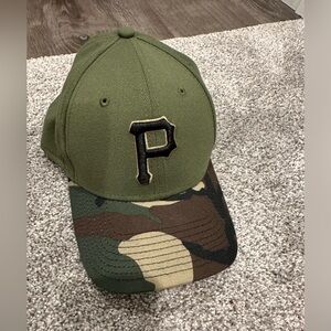 Pittsburgh Pirates new era 39thirty medium/largo camo hat